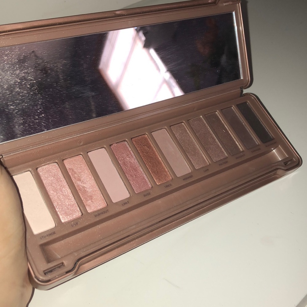 UD naked 3